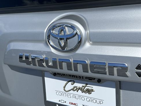Used 2021 Toyota 4Runner SR5 Premium w/ Moonroof Package AWD/4WD image 8