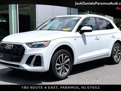 Used 2022 Audi Q5 2.0T Premium Plus w/ Premium Plus Package AWD/4WD image 1