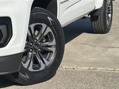 Used 2022 Chevrolet Colorado Z71 w/ Safety Package image 3