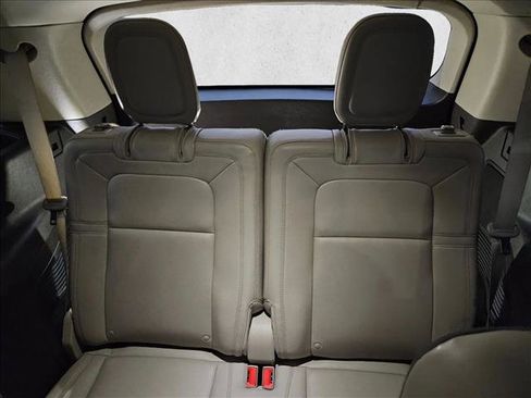 Used 2021 Lincoln Aviator Grand Touring w/ Elements Package Plus image 18