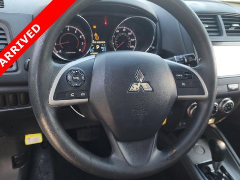 Used 2020 Mitsubishi Outlander Sport ES image 6