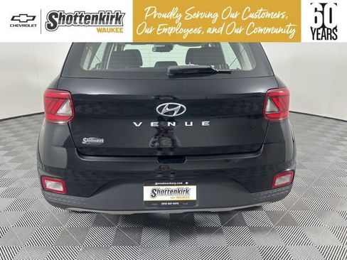 Used 2020 Hyundai Venue SEL image 4