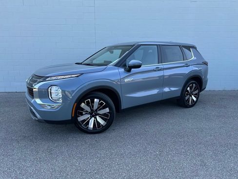 New 2026 Mitsubishi Outlander SE AWD/4WD image 2