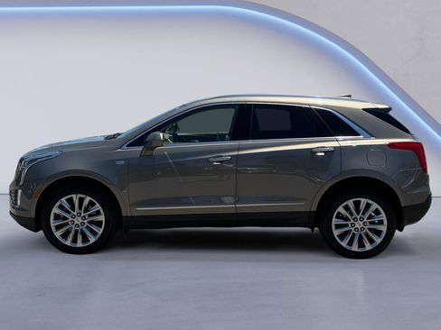 Used 2018 Cadillac XT5 Platinum w/ Driver Assist Package AWD/4WD image 11