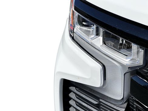 Used 2025 Chevrolet Silverado 1500 LT Trail Boss w/ Convenience Package II AWD/4WD image 6