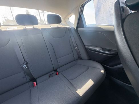 Used 2025 Kia K4 LXS FWD image 37