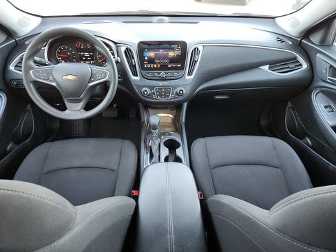 Used 2024 Chevrolet Malibu LT image 11