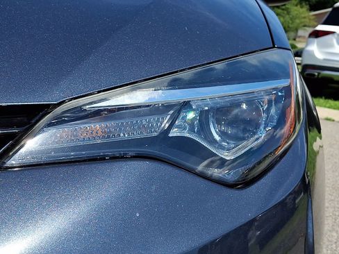 Certified 2018 Toyota Corolla LE FWD image 11