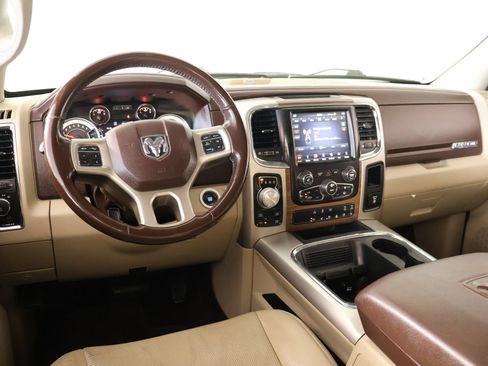 Used 2018 RAM 1500 Laramie w/ Convenience Group AWD/4WD image 2