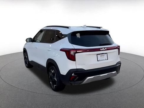 Used 2025 Kia Seltos S image 11