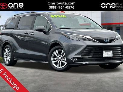 Used 2025 Toyota Sienna XLE