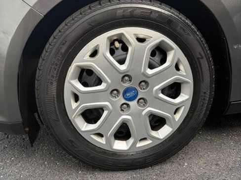 Used 2012 Ford Focus SE FWD image 15