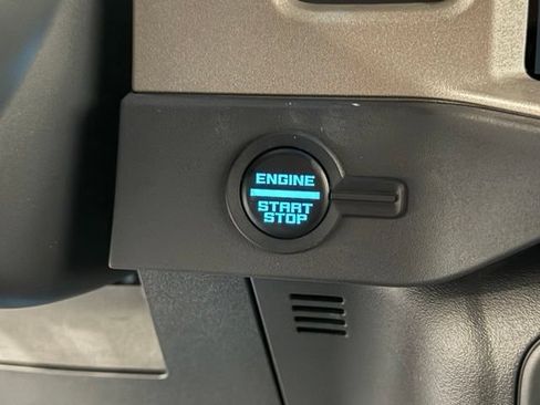 Used 2025 Ford Bronco Outer Banks AWD/4WD image 12