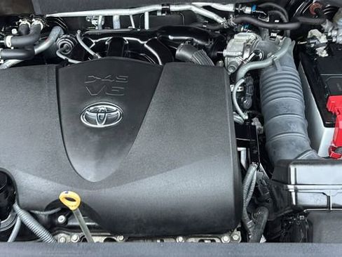Used 2022 Toyota Highlander XLE image 33