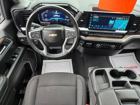 Used 2025 Chevrolet Silverado 1500 LT AWD/4WD image 13