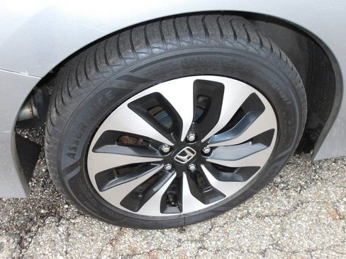 Used 2017 Honda Accord EX-L image 35