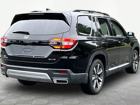 Used 2025 Honda Pilot Elite image 6
