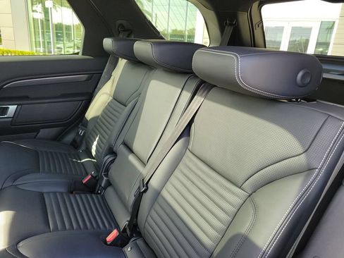 New 2025 Land Rover Discovery Metropolitan Edition AWD/4WD image 14