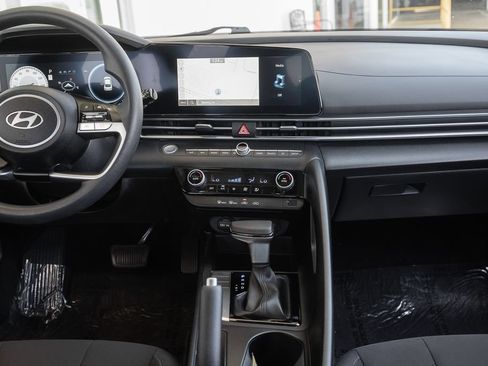 Used 2024 Hyundai Elantra SEL FWD image 28