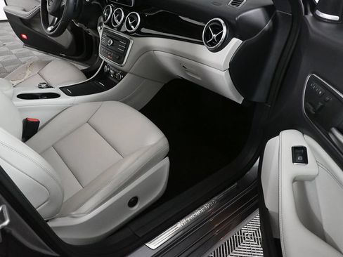 Used 2015 Mercedes-Benz CLA 250 image 20