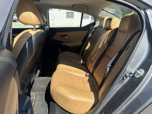Used 2021 Nissan Sentra SV w/ SV Premium Package image 11