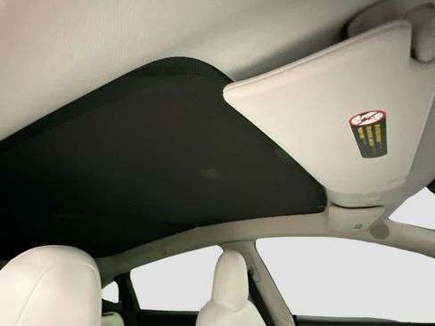 Used 2023 Tesla Model Y Performance image 17