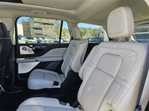 New 2025 Lincoln Aviator Reserve w/ Equipment Group 201A image 16