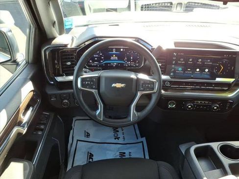 Used 2023 Chevrolet Silverado 1500 LT image 11