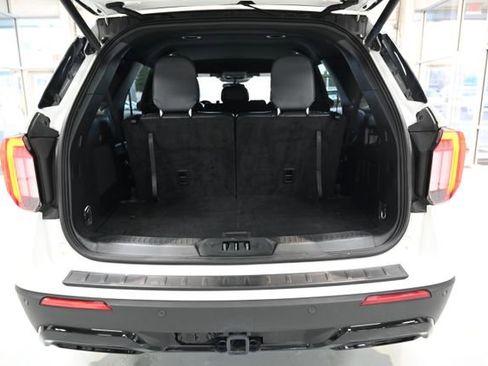 Used 2025 Ford Explorer ST-Line w/ ST-Line Street Pack image 27