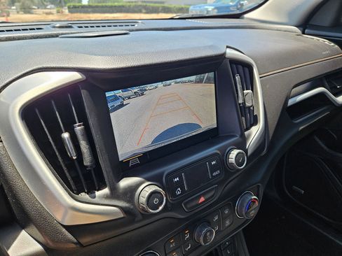 Used 2021 GMC Terrain SLT w/ Infotainment Package II FWD image 19