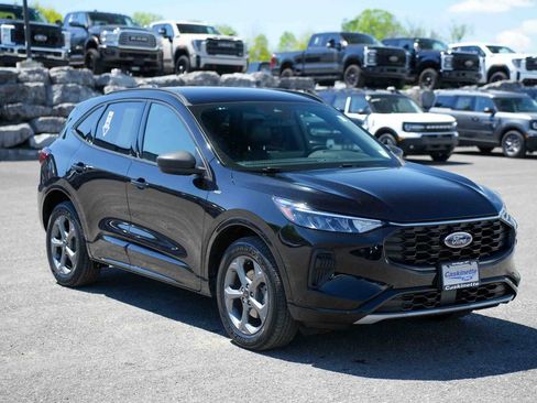 Used 2023 Ford Escape ST-Line w/ Tech Pack #1 AWD/4WD image 3