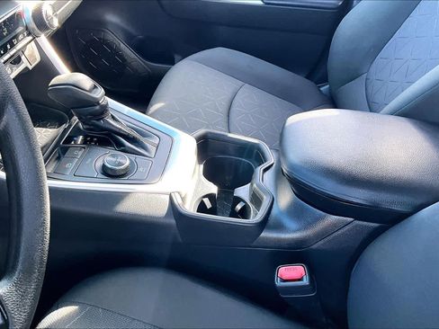 Used 2021 Toyota RAV4 XLE image 13
