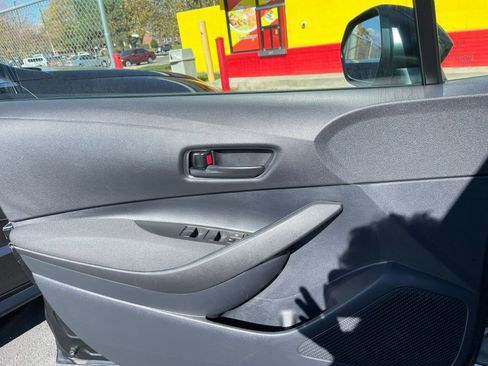 Used 2025 Toyota Corolla LE image 20