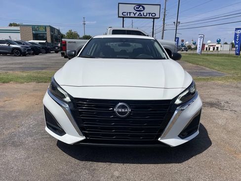 Used 2025 Nissan Altima 2.5 SV FWD image 11