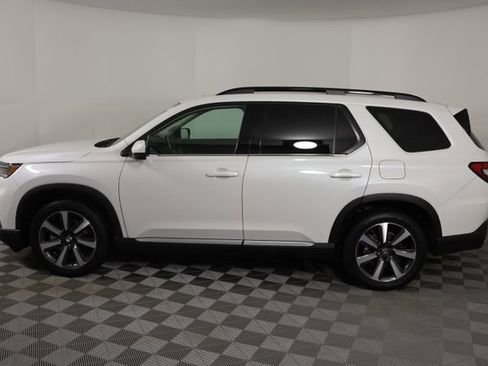 Used 2023 Honda Pilot Touring image 5