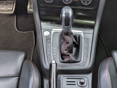 Used 2017 Volkswagen GTI S image 20