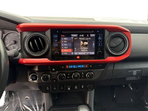 Used 2019 Toyota Tacoma TRD Off-Road image 15