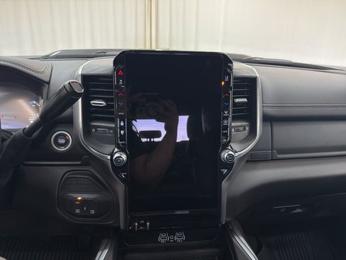 New 2025 RAM 2500 Laramie AWD/4WD image 25