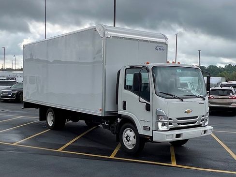 New 2024 Chevrolet Low Cab Forward 5500XG RWD image 1