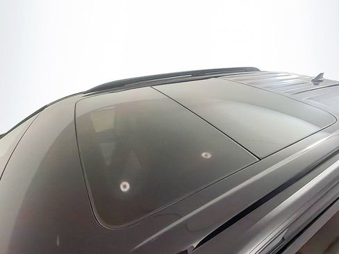 Used 2023 Ford Explorer XLT w/ Equipment Group 202A AWD/4WD image 18