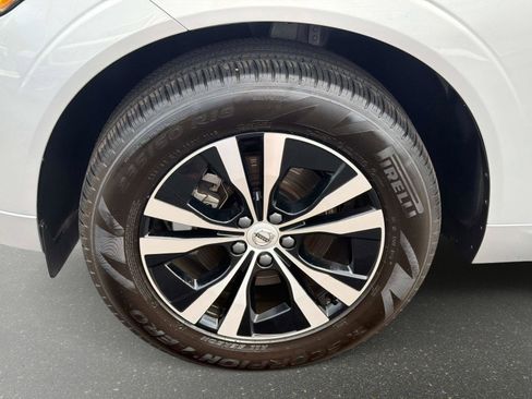 Certified 2025 Volvo XC60 B5 Core AWD/4WD image 10