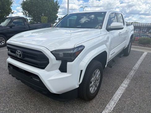 Used 2024 Toyota Tacoma SR5 AWD/4WD image 2