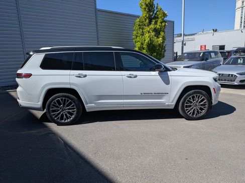 Used 2023 Jeep Grand Cherokee L Summit AWD/4WD image 4