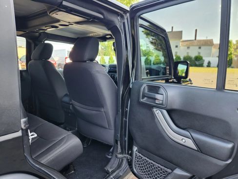 Used 2017 Jeep Wrangler Unlimited Sport AWD/4WD image 40