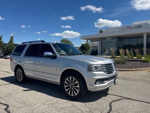 Used 2016 Lincoln Navigator Select AWD/4WD image 2