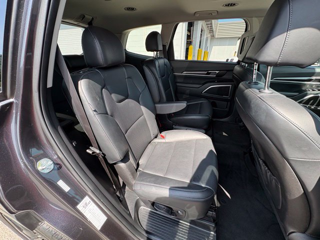 Used 2025 Kia Telluride S FWD image 29