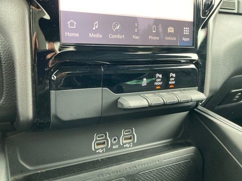 Used 2025 RAM 1500 Big Horn image 24