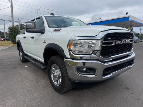 Used 2024 RAM 2500 Tradesman w/ Chrome Appearance Group image 7