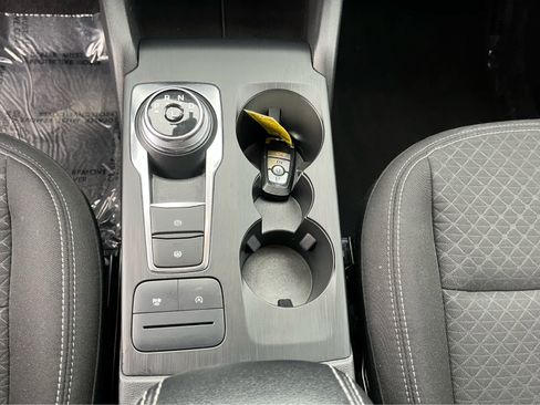Used 2025 Ford Escape Active AWD/4WD image 17