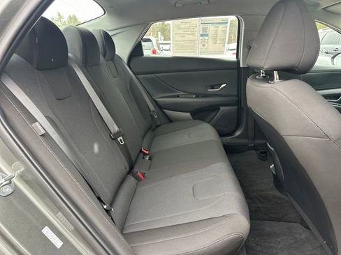 Certified 2024 Hyundai Elantra SE image 21